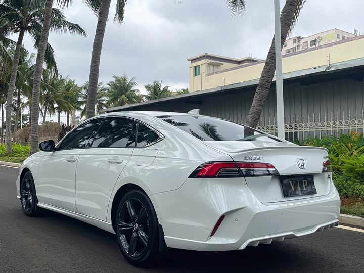 Фото 8 - Honda Inspire