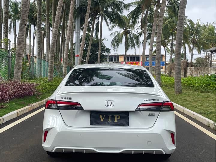 Фото 9 - Honda Inspire