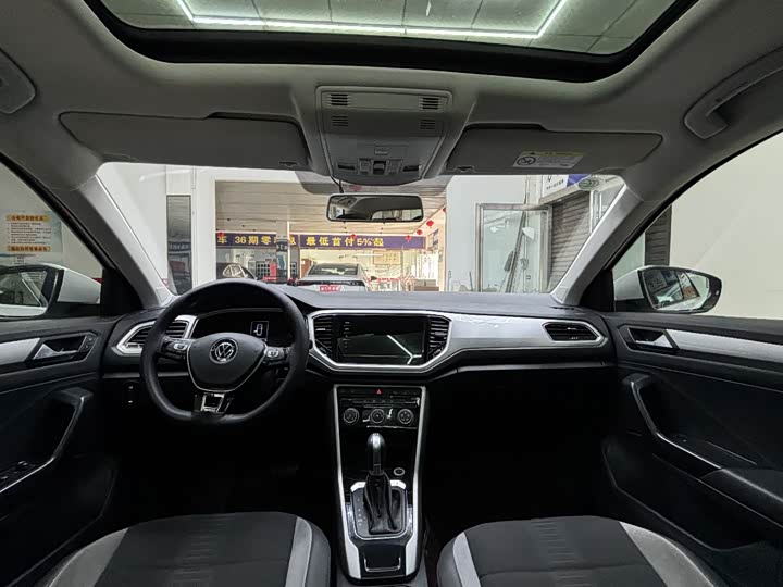 Фото 17 - Volkswagen T-Roc