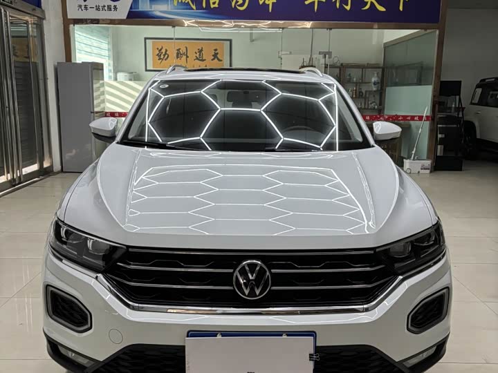 Фото 2 - Volkswagen T-Roc