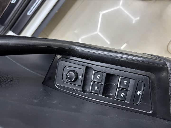 Фото 7 - Volkswagen T-Roc