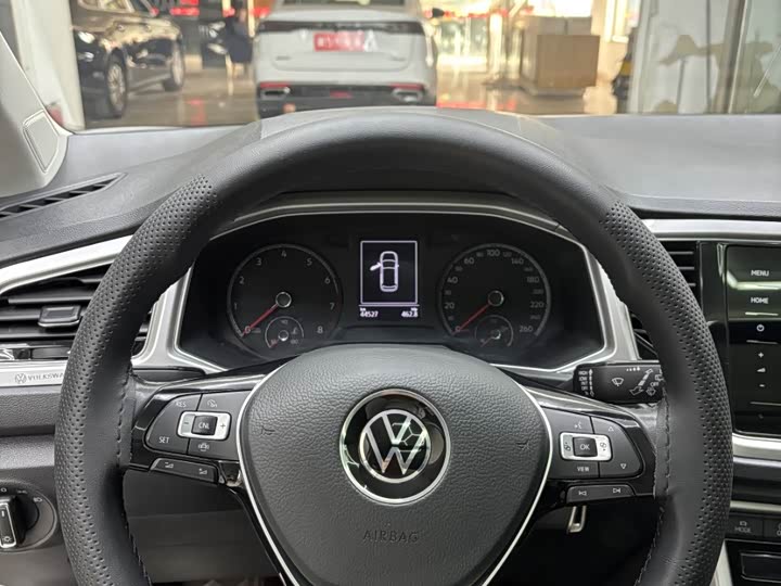 Фото 8 - Volkswagen T-Roc