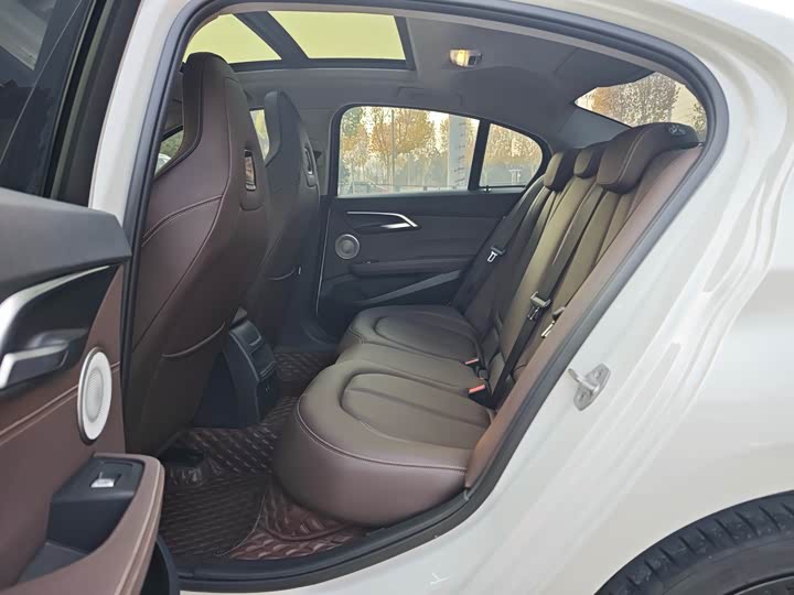 Фото 10 - BMW 1 Series