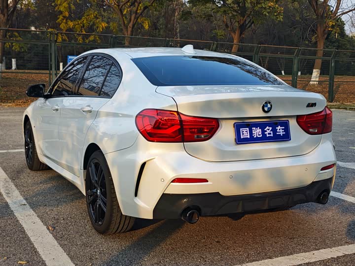 Фото 17 - BMW 1 Series