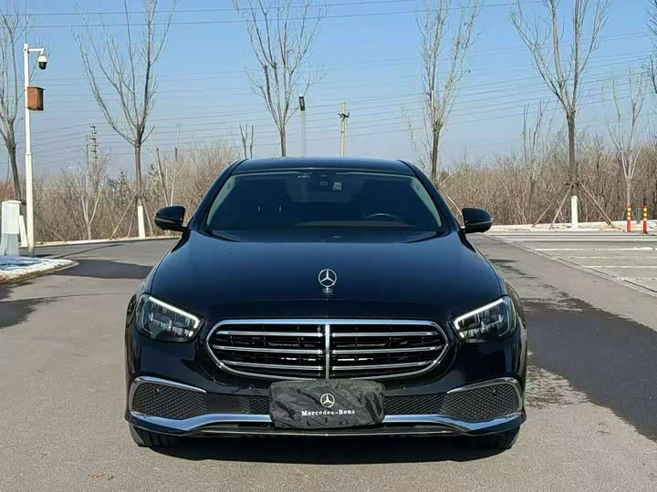 Фото 1 - Mercedes-Benz E-Class