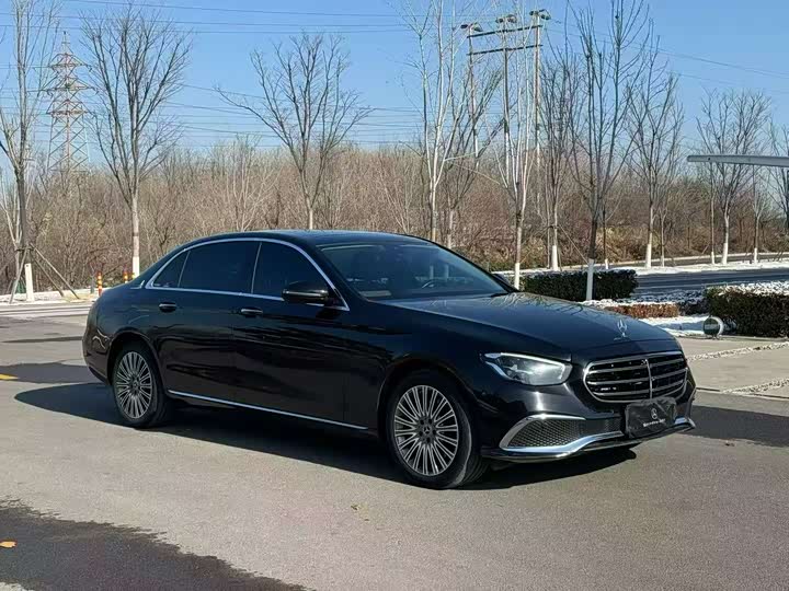 Фото 2 - Mercedes-Benz E-Class