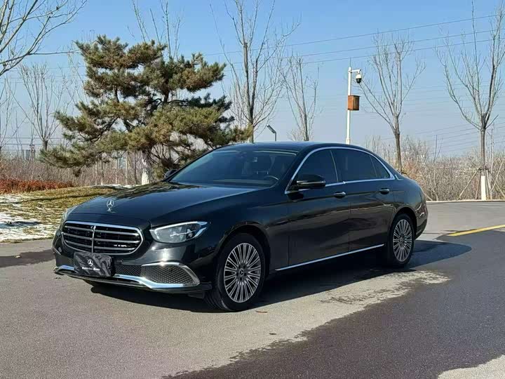 Фото 3 - Mercedes-Benz E-Class