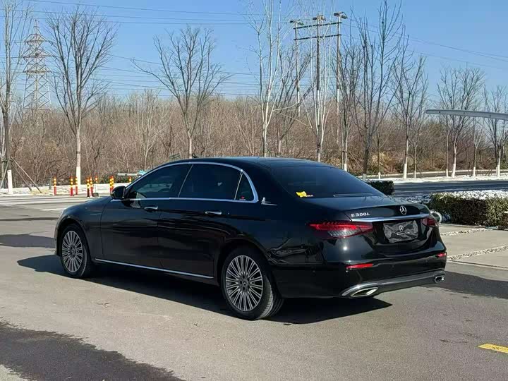 Фото 7 - Mercedes-Benz E-Class