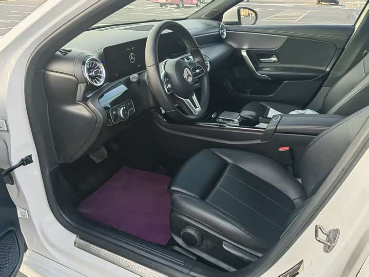 Фото 10 - Mercedes-Benz A-Class