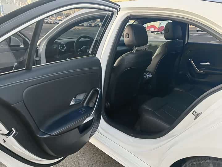 Фото 11 - Mercedes-Benz A-Class