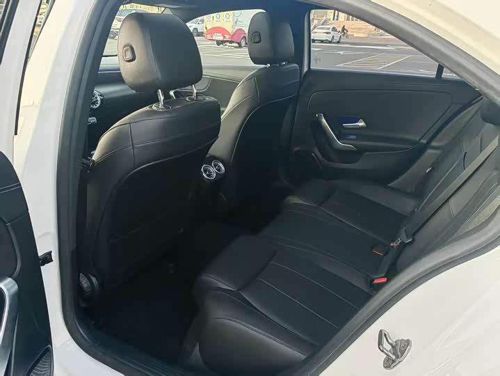 Фото 12 - Mercedes-Benz A-Class