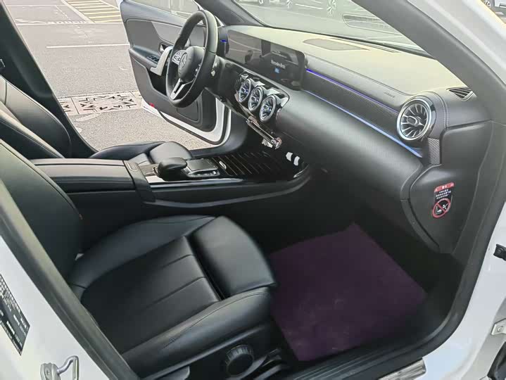 Фото 14 - Mercedes-Benz A-Class