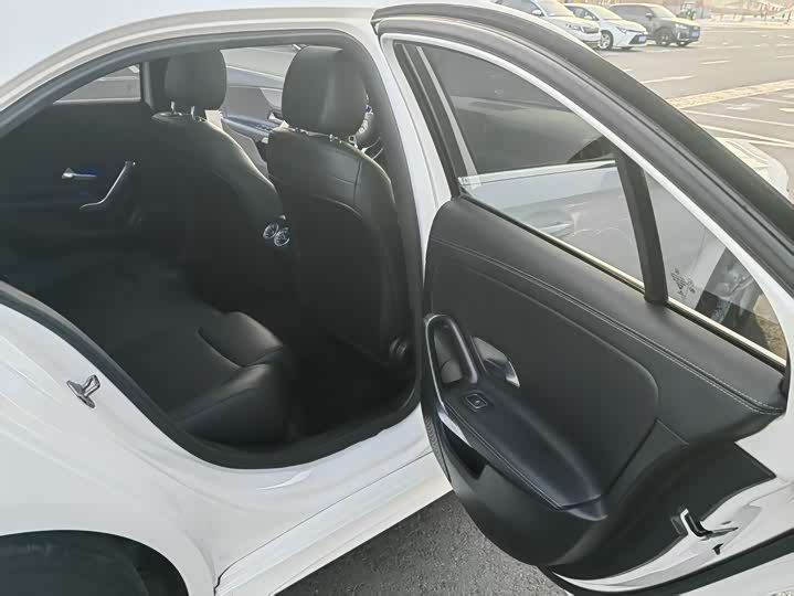 Фото 16 - Mercedes-Benz A-Class