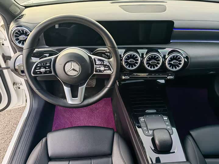 Фото 19 - Mercedes-Benz A-Class