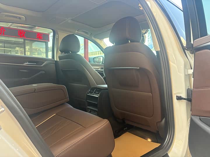 Фото 12 - BMW 5 Series