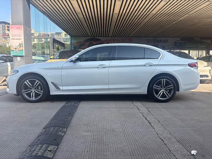 Фото 6 - BMW 5 Series