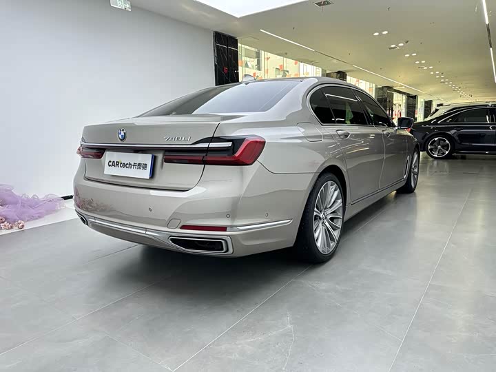 Фото 3 - BMW 7 Series