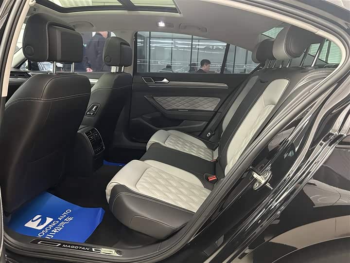 Фото 17 - Volkswagen Magotan