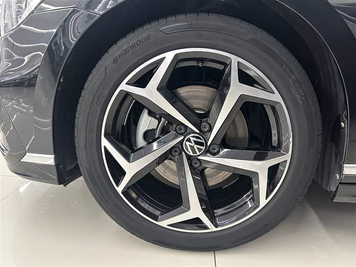 Фото 4 - Volkswagen Magotan