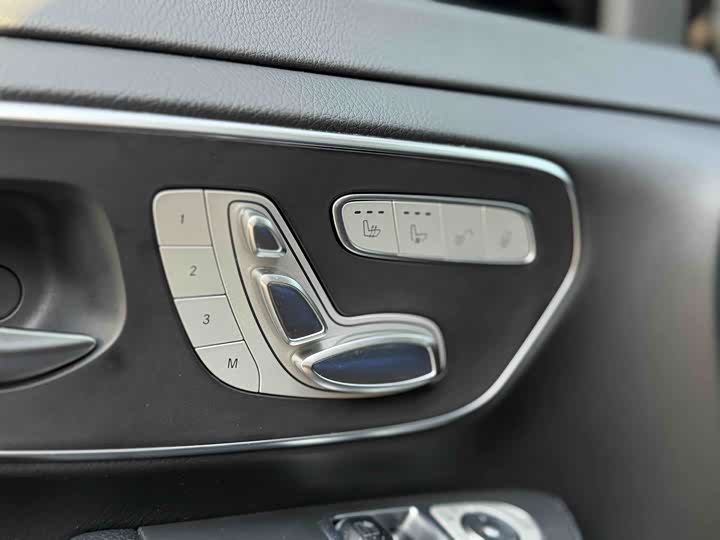 Фото 16 - Mercedes-Benz V-Class