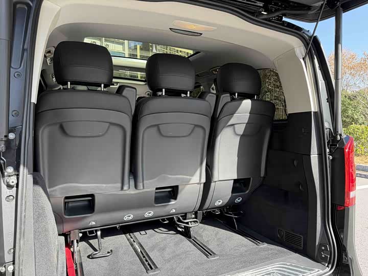 Фото 22 - Mercedes-Benz V-Class