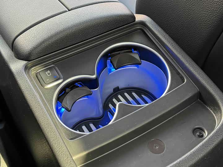 Фото 26 - Mercedes-Benz V-Class