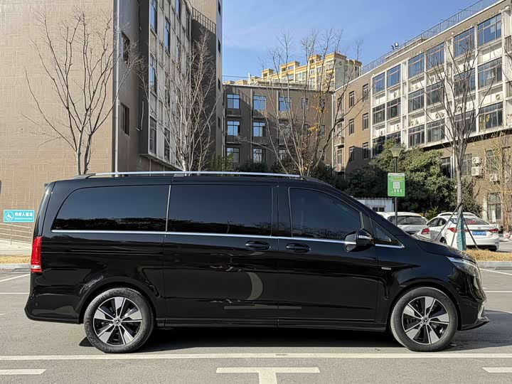 Фото 7 - Mercedes-Benz V-Class