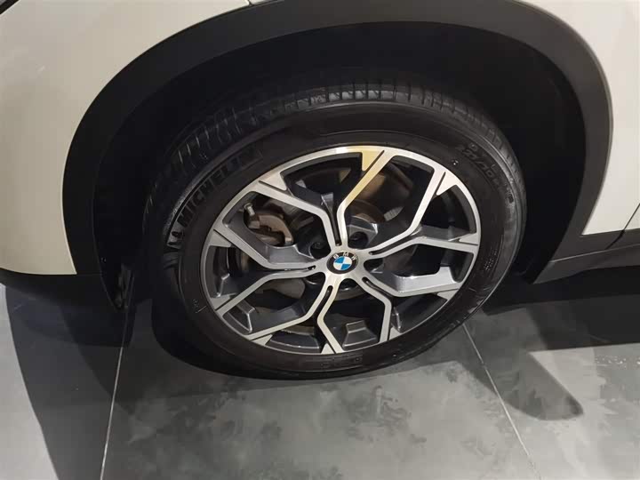 Фото 23 - BMW X1