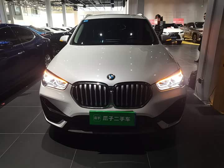 Фото 3 - BMW X1