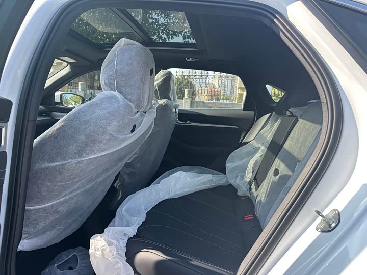 Photo 12 - Geely Preface