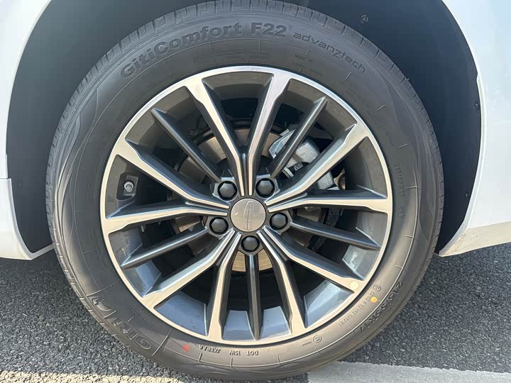 Photo 15 - Geely Preface