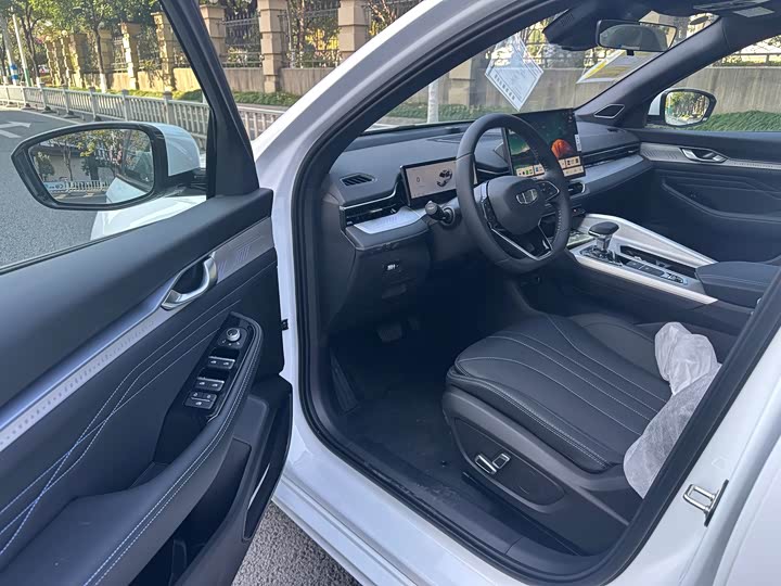 Photo 22 - Geely Preface