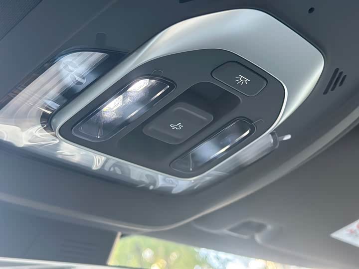 Photo 25 - Geely Preface