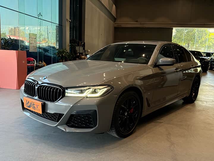 Фото 1 - BMW 5 Series