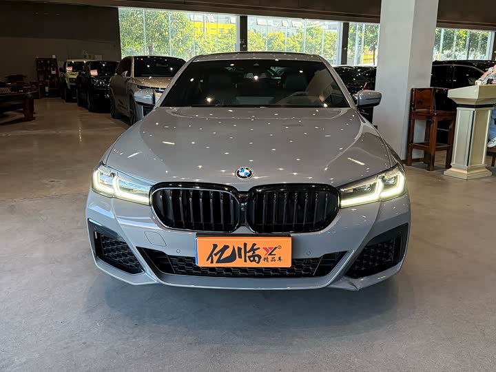 Фото 2 - BMW 5 Series