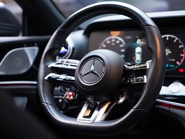 Фото 7 - Mercedes-Benz AMG GT