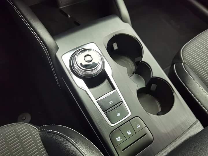 Фото 13 - Ford Focus