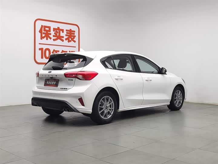 Фото 2 - Ford Focus