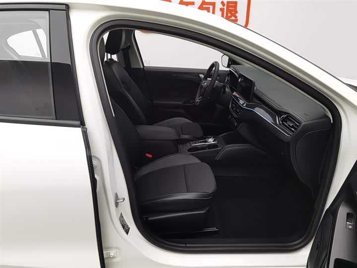 Фото 23 - Ford Focus