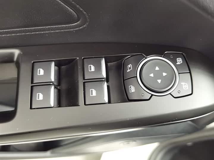 Фото 9 - Ford Focus