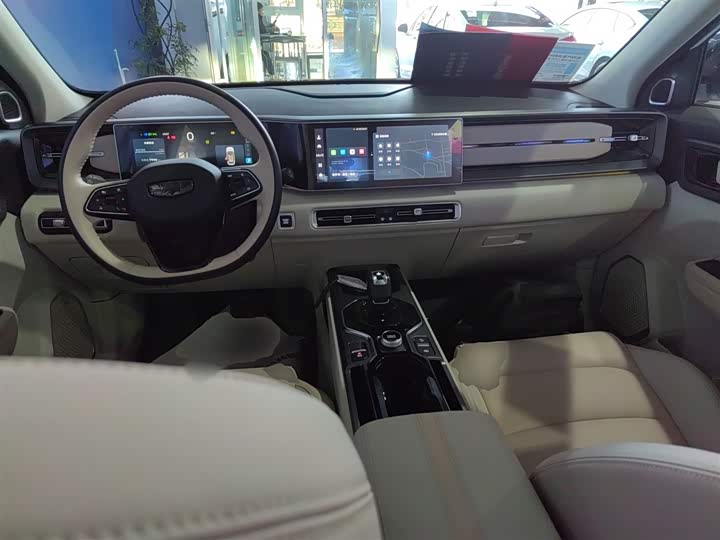 Фото 10 - Geely Icon