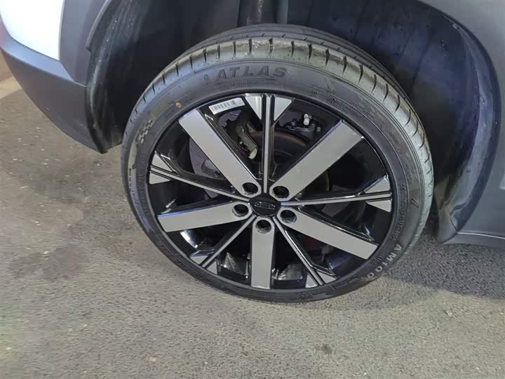 Фото 26 - Geely Icon