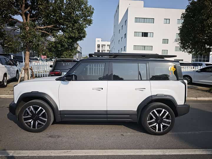 Фото 3 - Chery iCar 03