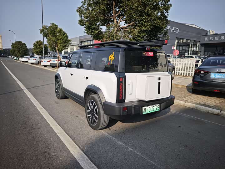 Фото 4 - Chery iCar 03