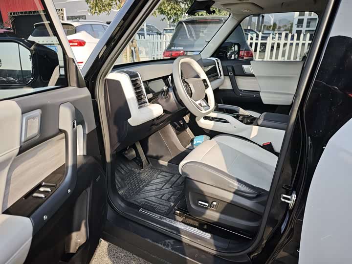 Фото 6 - Chery iCar 03