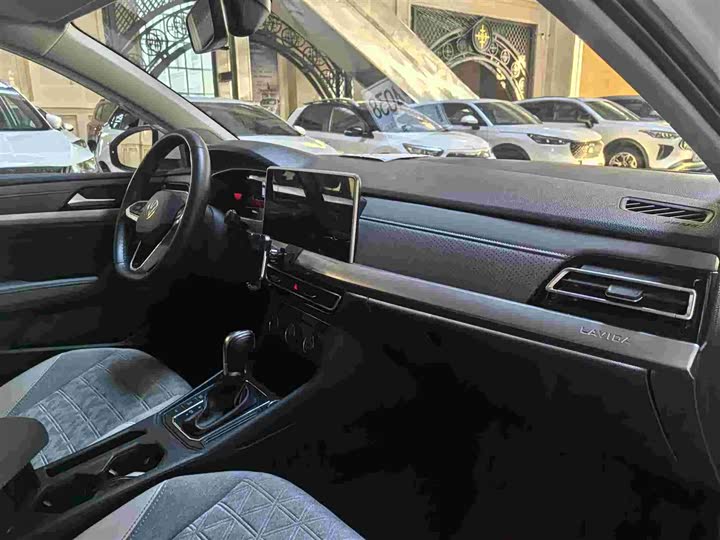 Фото 11 - Volkswagen Lavida