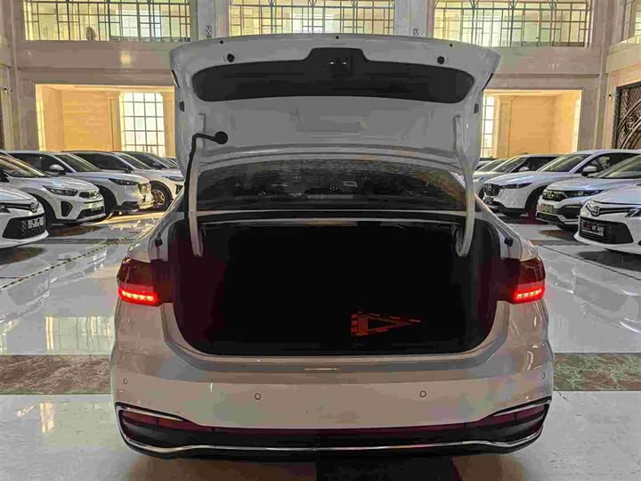 Фото 18 - Volkswagen Lavida