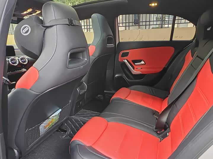 Фото 10 - Mercedes-Benz A-Class AMG