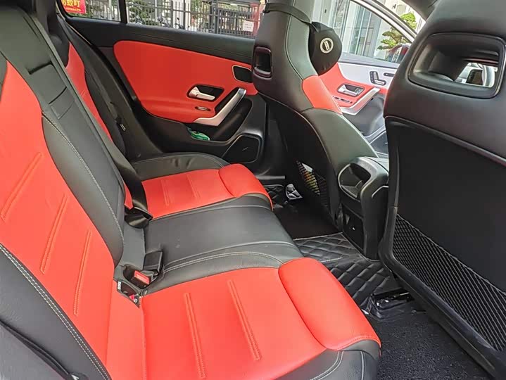 Фото 11 - Mercedes-Benz A-Class AMG