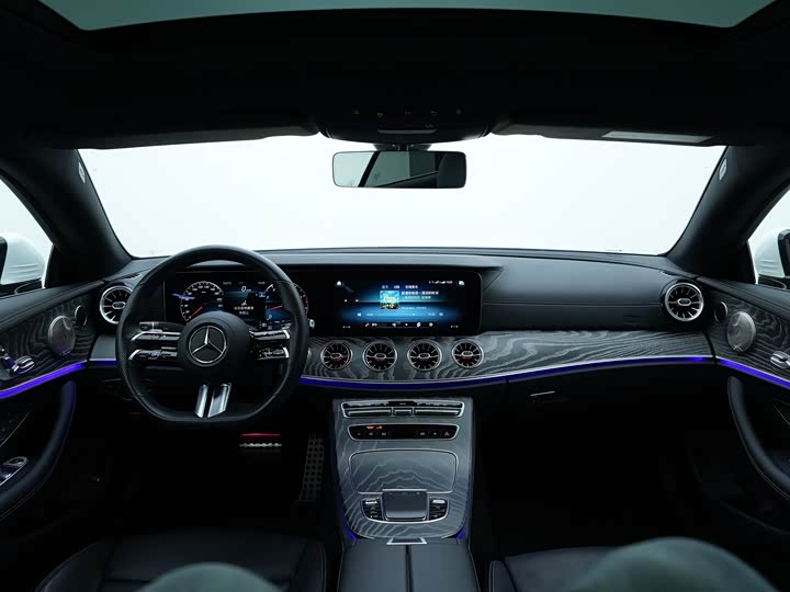 Фото 11 - Mercedes-Benz E-Class